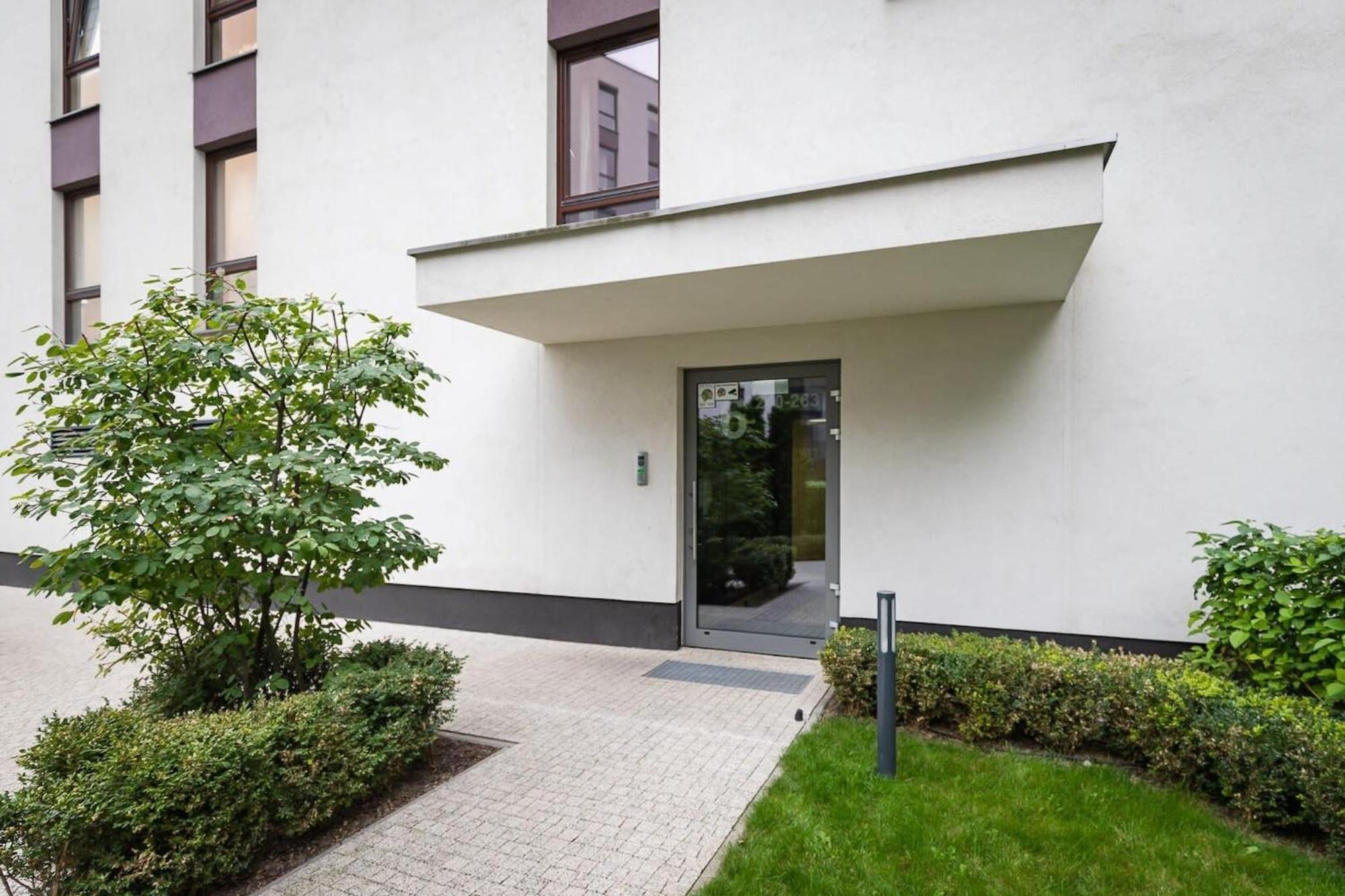 Burakowska 16 - Modern Apartment With Balcony Noclegi Renters Варшава Экстерьер фото